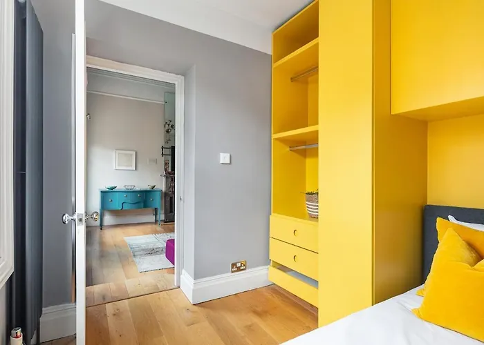 3Bed Design Gem In Kensington